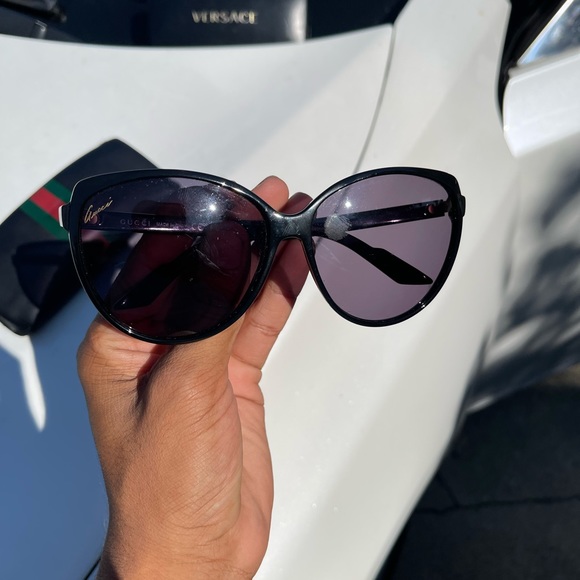 Gucci Black Web Sides Sunglasses - Picture 2 of 6